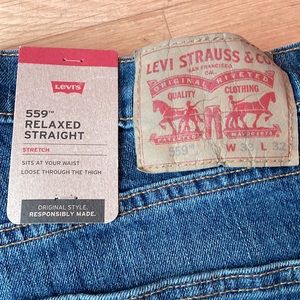 Mens Levi’s 559 relaxed straight stretch 33 x 32 dark wash